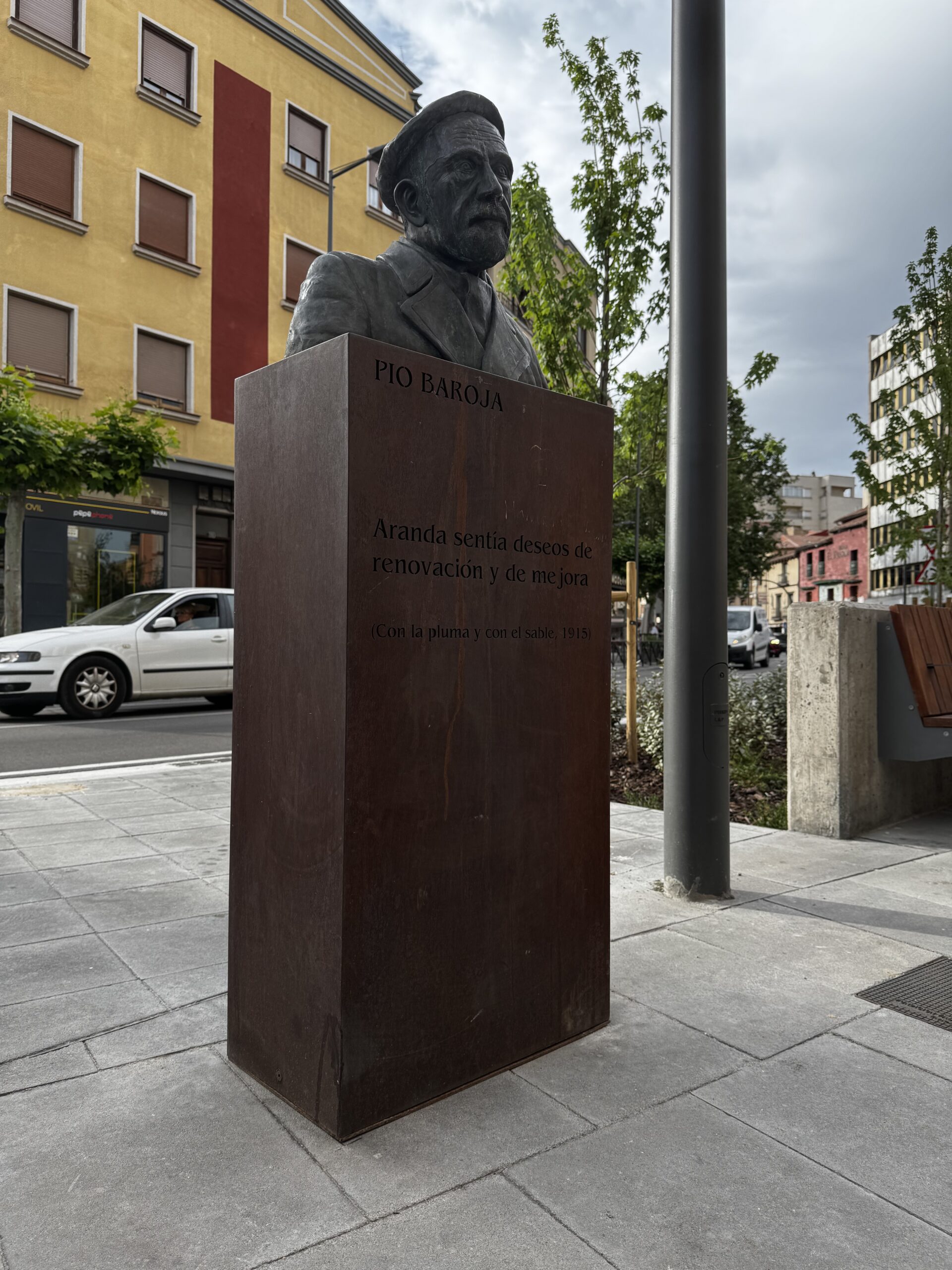 Monumentos a Pio Baroja - Aranda de Duero